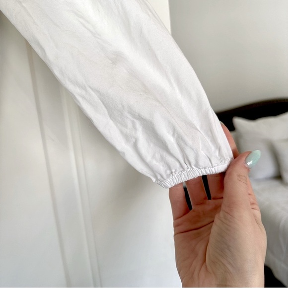 Brandy Melville Off The Shoulder Flowy White Pirate Crop Top Women’s - Picture 4 of 5